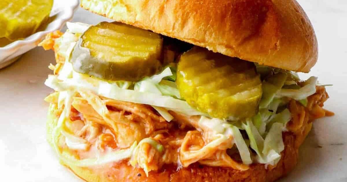 Achieve 5-Star Stovetop BBQ Pulled Chicken Sandwiches Easily